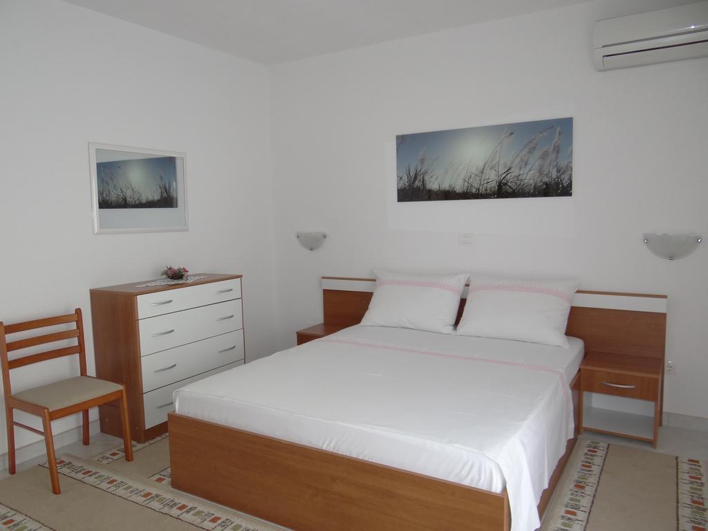 Vila Lola Apartmani Trogir Exterior foto